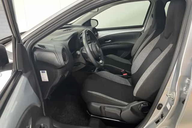 Toyota Aygo X (2023) thumbnail 5