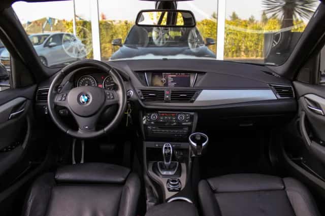 BMW X1 (2014) thumbnail 3