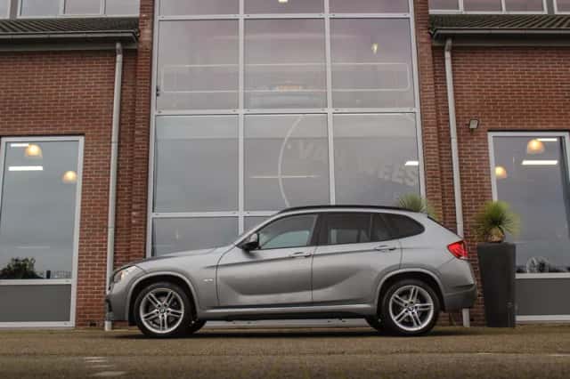 BMW X1 (2010) thumbnail 5
