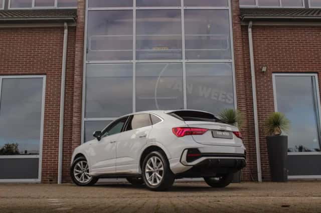 Audi Q3 (2020) thumbnail 3
