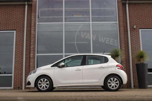 Peugeot 208 (2019) thumbnail 5