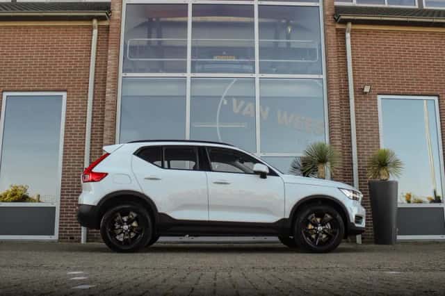 Volvo XC40 (2021) thumbnail 4