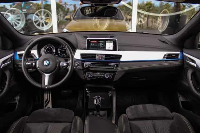 BMW X2 (2019) thumbnail 2