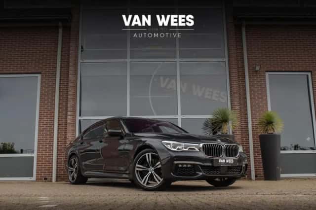 BMW 7-Serie (2015) thumbnail 1