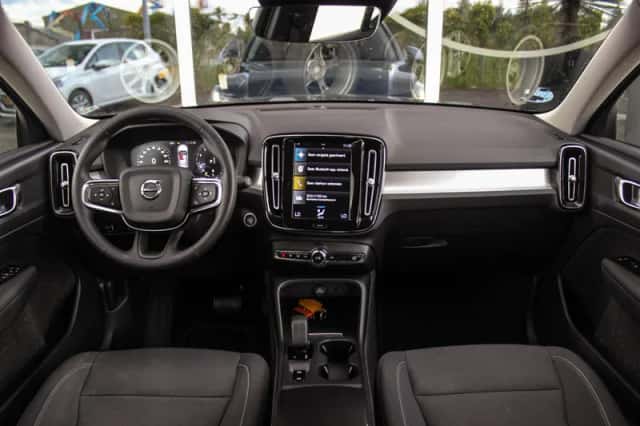Volvo XC40 (2022) thumbnail 2