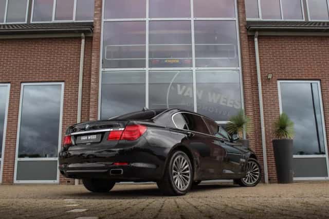 BMW 7-Serie (2009) thumbnail 4
