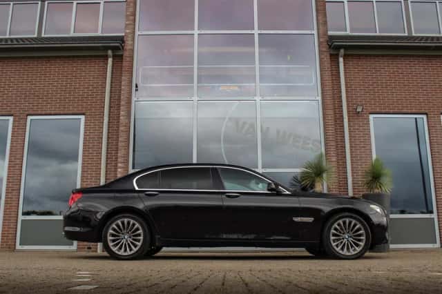 BMW 7-Serie (2009) thumbnail 6