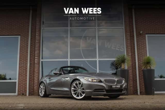 BMW Z4 (2010) thumbnail 1