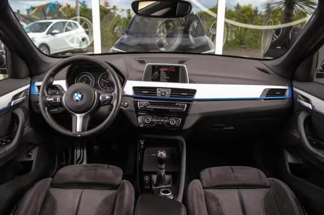 BMW X1 (2016) thumbnail 2