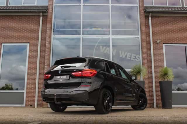 BMW X1 (2016) thumbnail 4