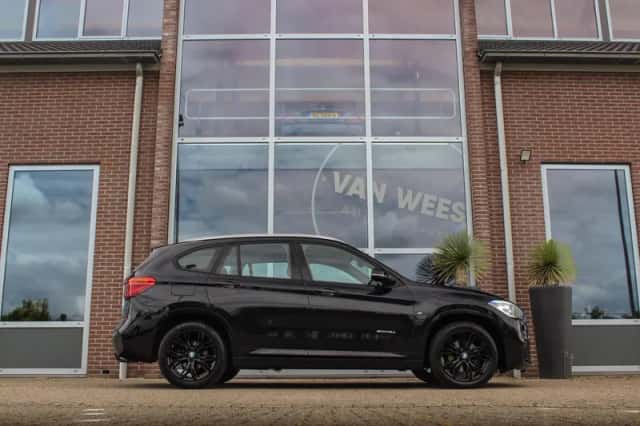 BMW X1 (2016) thumbnail 6