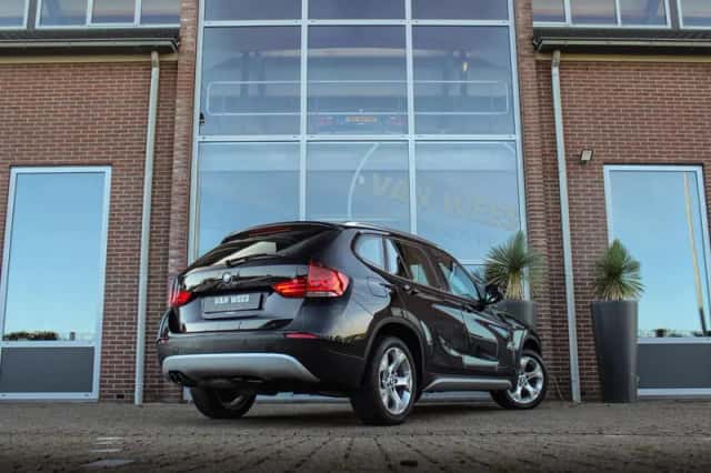BMW X1 (2010) thumbnail 4