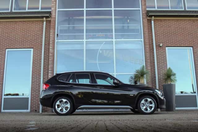 BMW X1 (2010) thumbnail 6