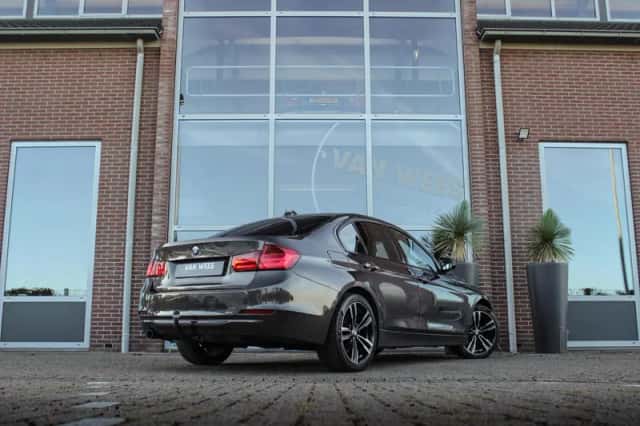 BMW 3-Serie (2012) thumbnail 4