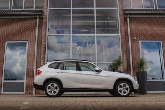 BMW X1 (2011) thumbnail 6