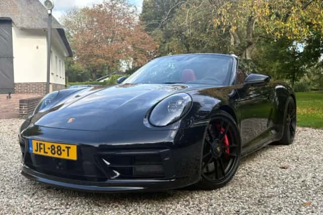 Porsche 911 (2022) thumbnail 1