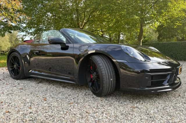 Porsche 911 (2022) thumbnail 5