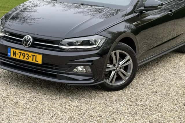 Volkswagen Polo (2021) thumbnail 2