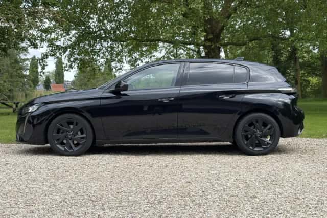 Peugeot 308 (2022) thumbnail 3