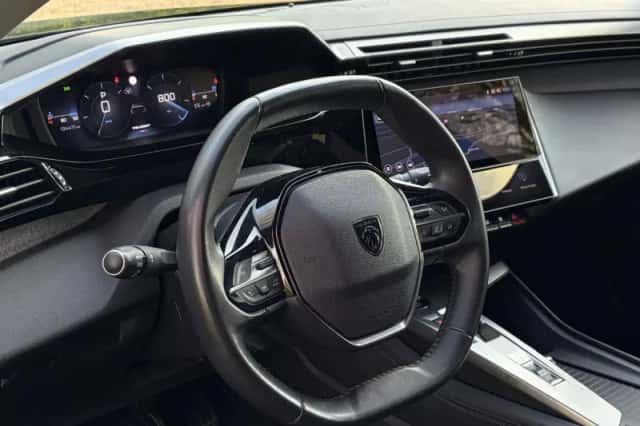 Peugeot 308 (2022) thumbnail 6