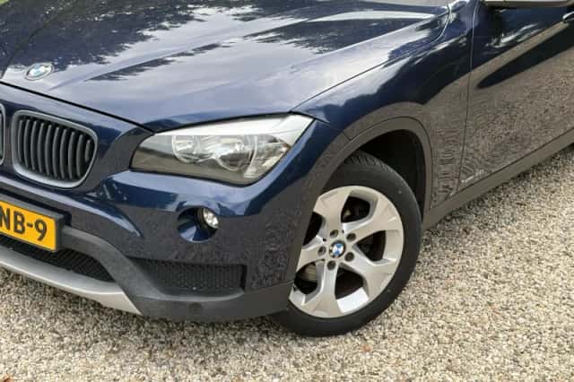 BMW X1 (2013) thumbnail 2