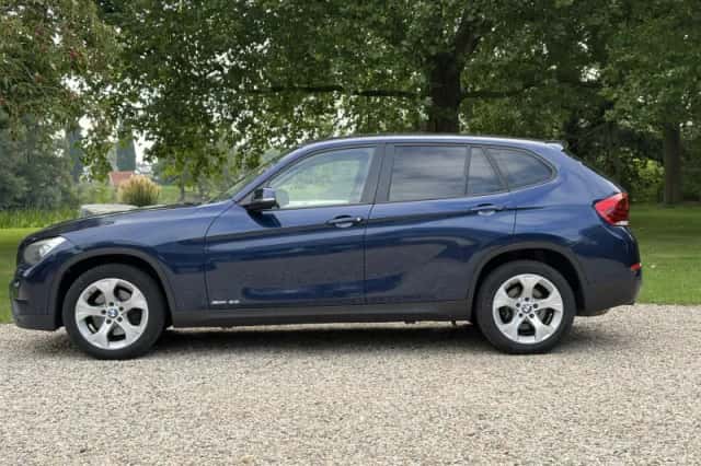 BMW X1 (2013) thumbnail 3