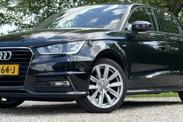 Audi A1 (2016) thumbnail 2
