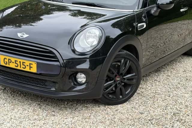 MINI Cooper (2015) thumbnail 2
