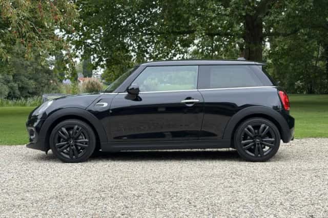MINI Cooper (2015) thumbnail 4