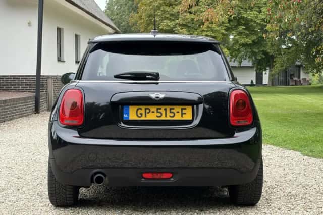 MINI Cooper (2015) thumbnail 6