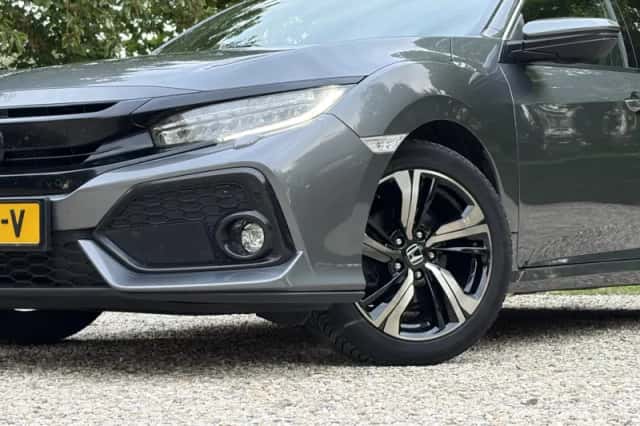 Honda Civic (2019) thumbnail 2