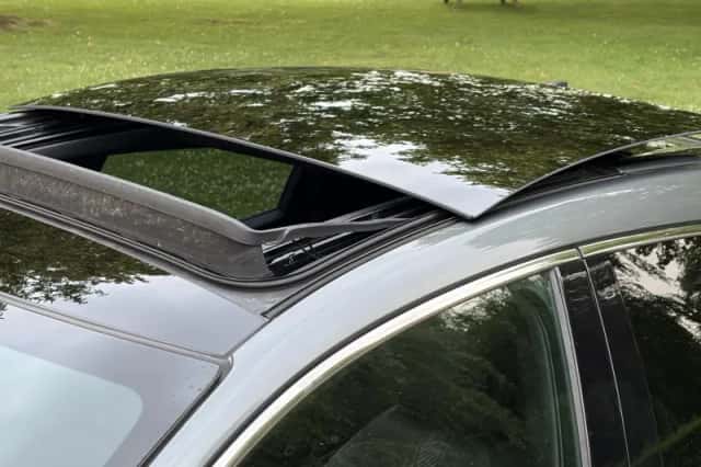 Honda Civic (2019) thumbnail 3