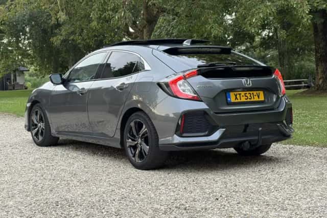 Honda Civic (2019) thumbnail 4