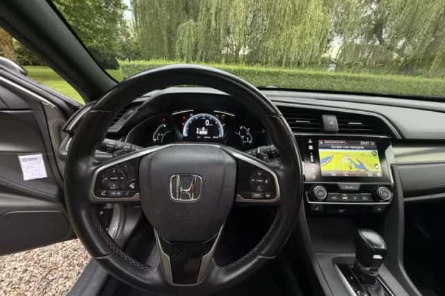Honda Civic (2019) thumbnail 5