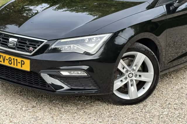 SEAT Leon (2019) thumbnail 2