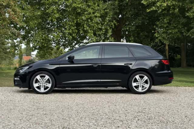 SEAT Leon (2019) thumbnail 3