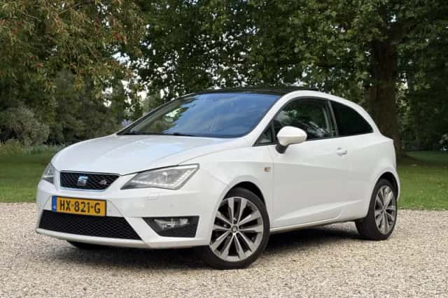 SEAT Ibiza (2015) thumbnail 1