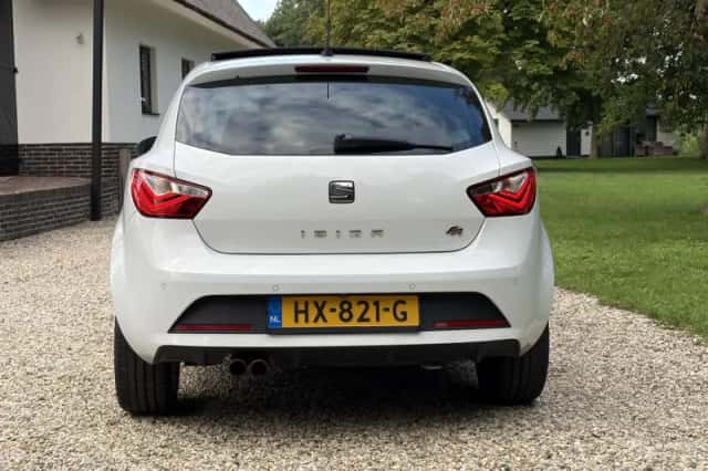 SEAT Ibiza (2015) thumbnail 6