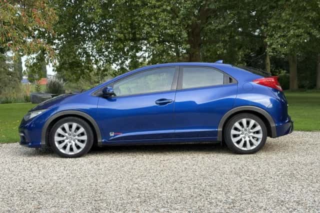 Honda Civic (2012) thumbnail 3