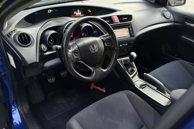 Honda Civic (2012) thumbnail 5