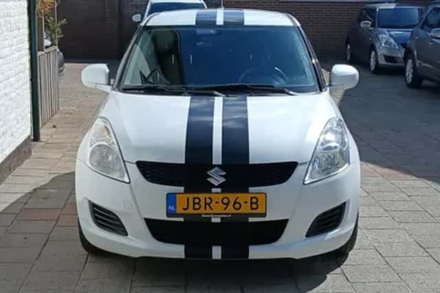 Suzuki Swift (2013) thumbnail 6