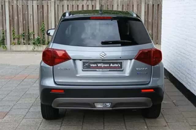 Suzuki Vitara (2021) thumbnail 5