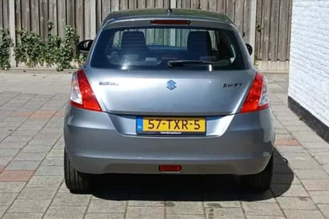 Suzuki Swift (2012) thumbnail 5