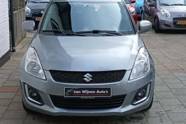 Suzuki Swift (2016) thumbnail 6