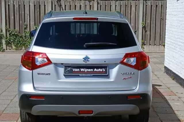 Suzuki Vitara (2016) thumbnail 5