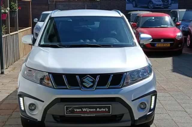 Suzuki Vitara (2016) thumbnail 6