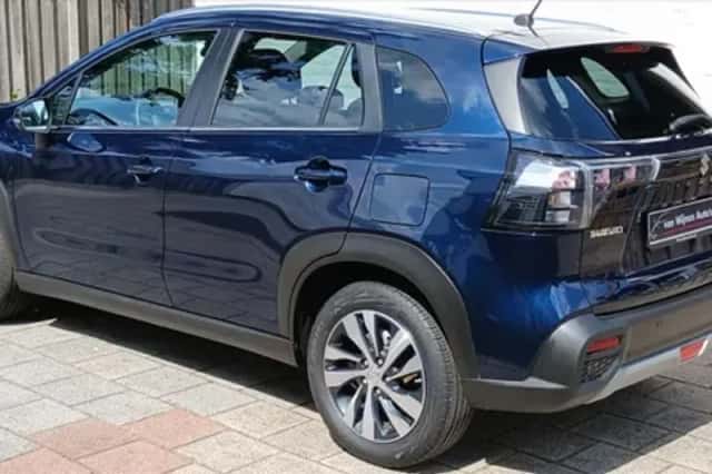 Suzuki S-Cross (2023) thumbnail 5