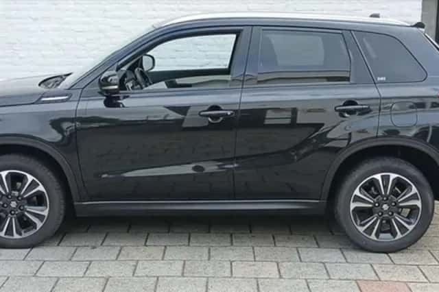 Suzuki Vitara (2021) thumbnail 2