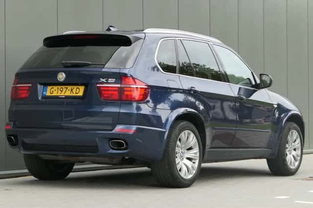 BMW X5 (2011) thumbnail 2
