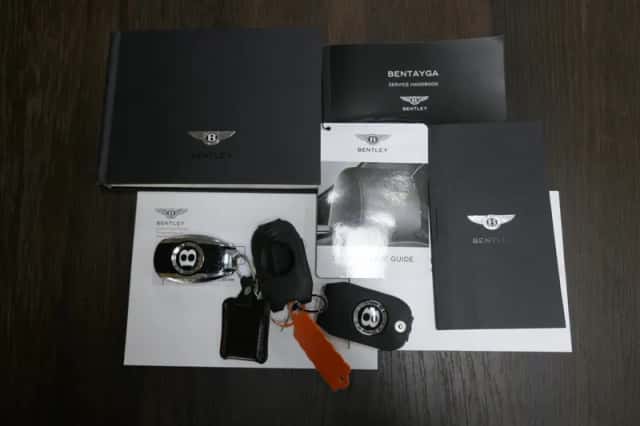 Bentley Bentayga (2022) thumbnail 6